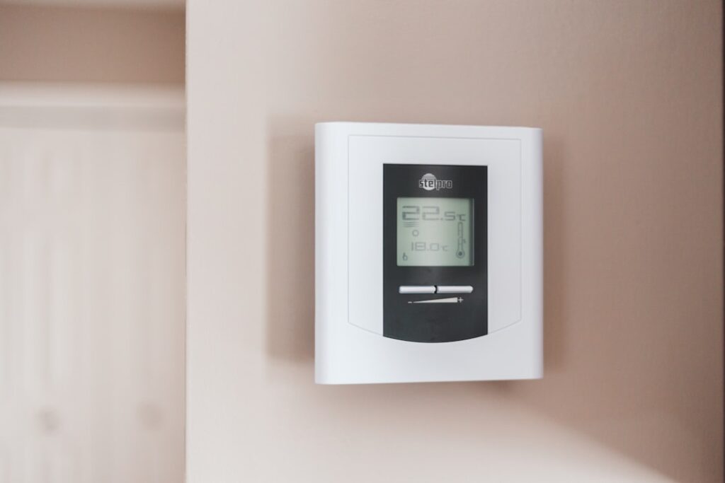 Energy-efficient smart thermostats